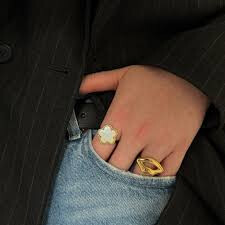 Schitterende ring of mooie broche💫